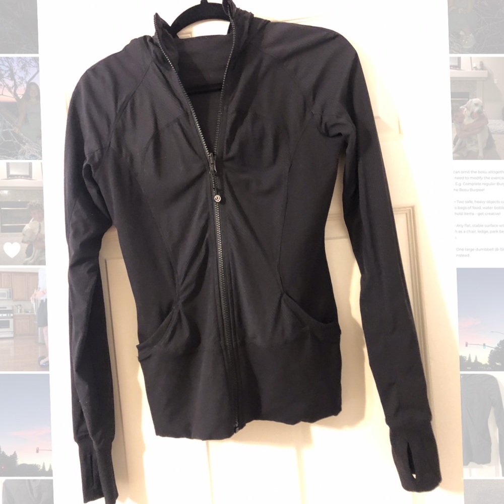 LULULEMON JACKET SIZE 6 (fits size 4)